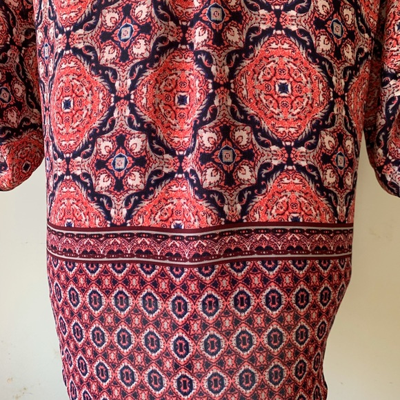 Pink Rose Top. Split neck, button tab sleeves. - Picture 10 of 10